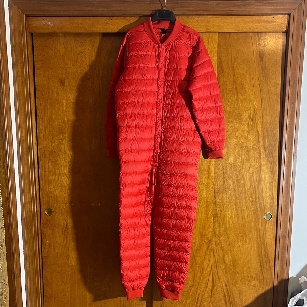 NWOT size medium Men's/Woman's Eddie Bauer 650 Fill Down Camp Suit One Piece